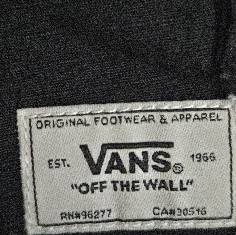 Vans Off The Wall Black Cargo Shorts Boys Size 18 - Picture 3 of 11